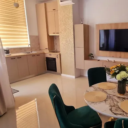 Ianis Mamaia Nord * Năvodari